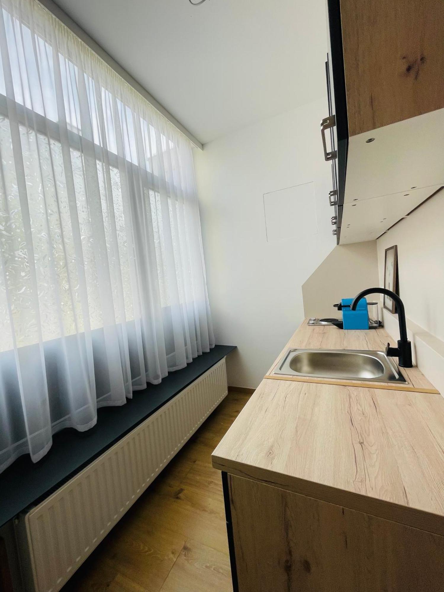 Salon Des Fleurs Linz-Landstrasse Apartment Ngoại thất bức ảnh
