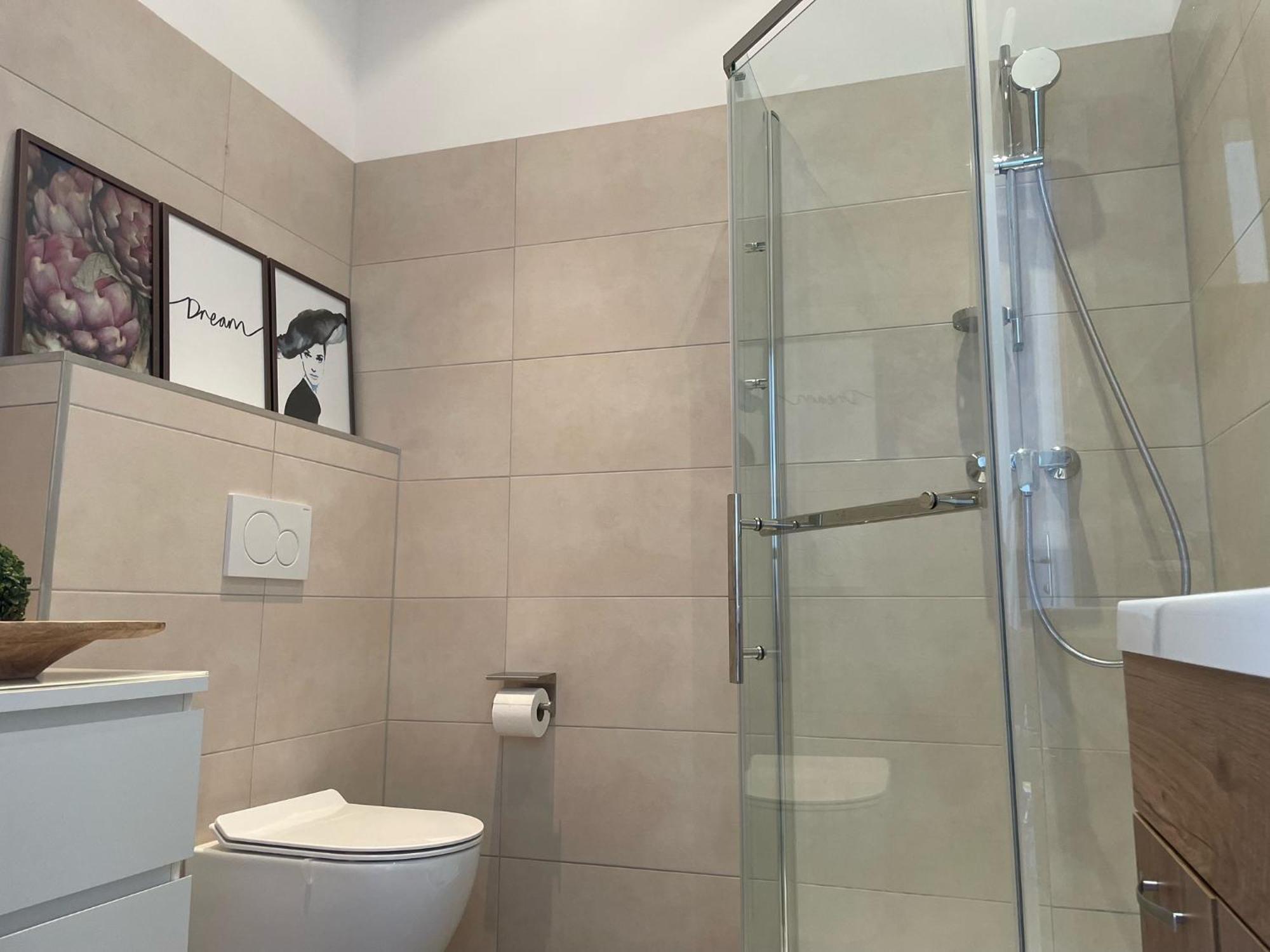 Salon Des Fleurs Linz-Landstrasse Apartment Ngoại thất bức ảnh