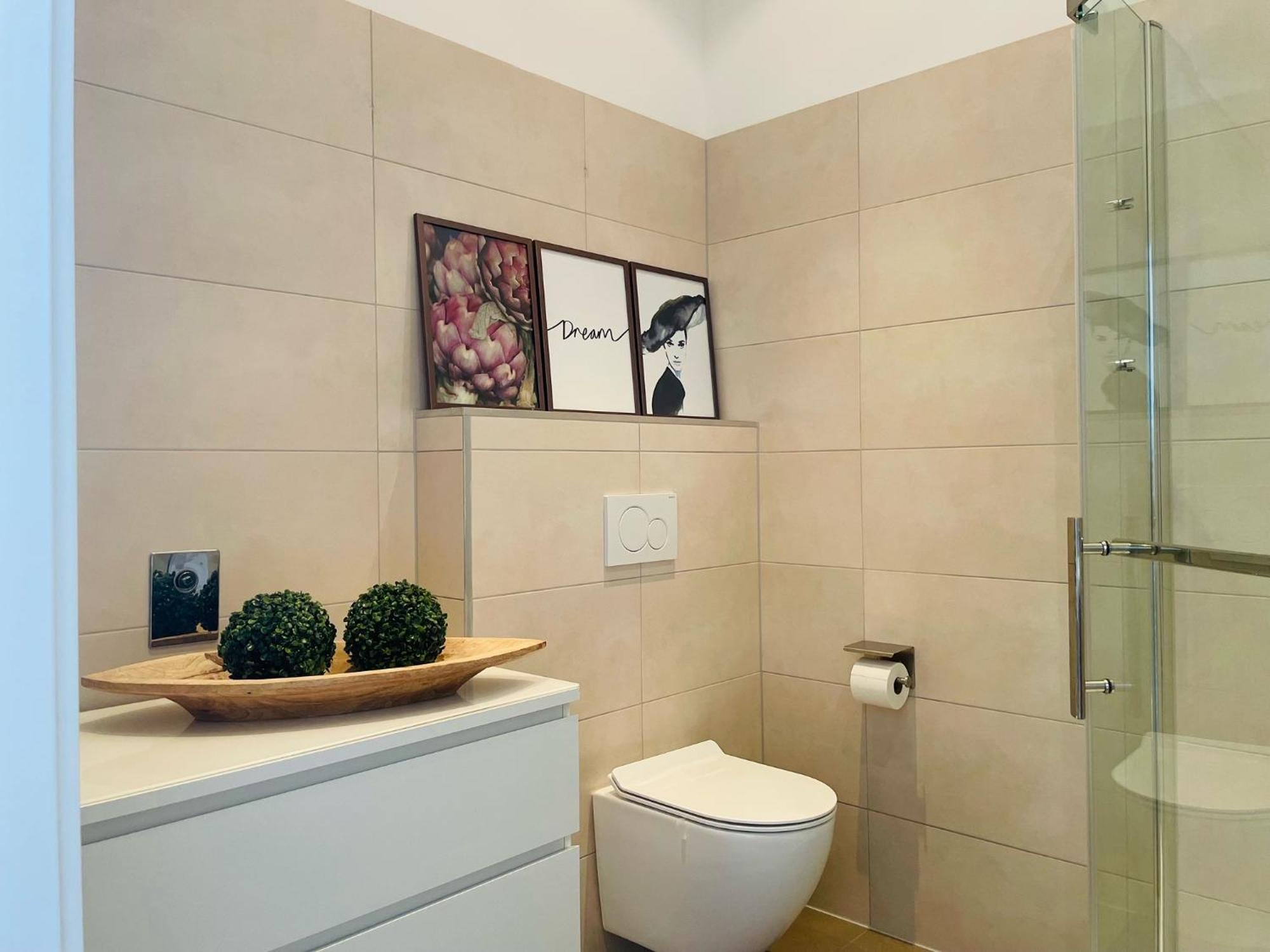 Salon Des Fleurs Linz-Landstrasse Apartment Ngoại thất bức ảnh
