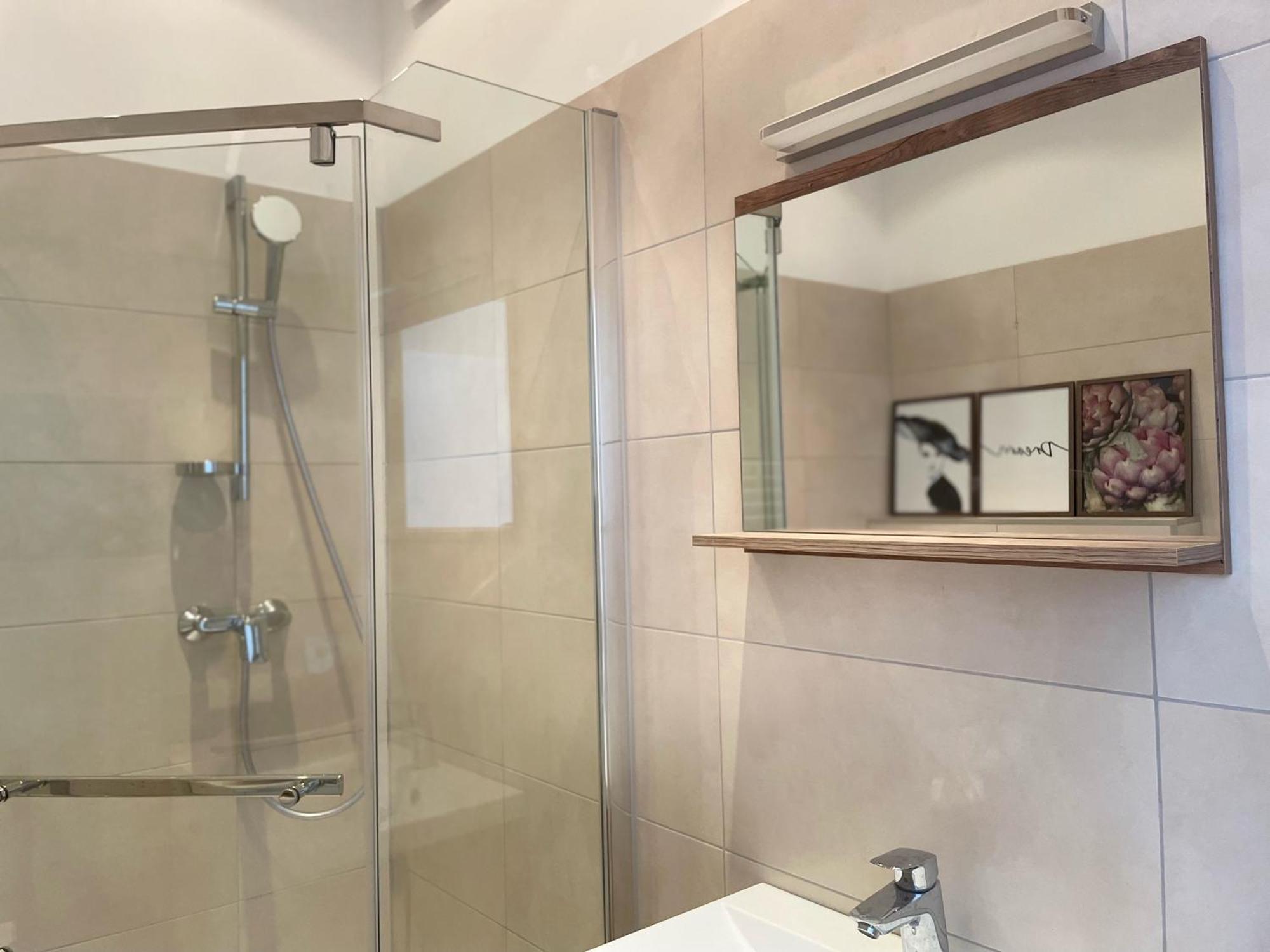 Salon Des Fleurs Linz-Landstrasse Apartment Ngoại thất bức ảnh